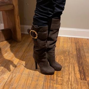 Gucci brown suede boots